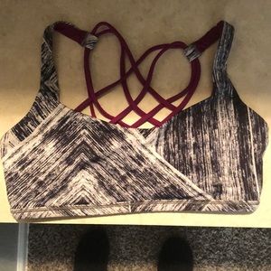 Lululemon Free to be wild size 6